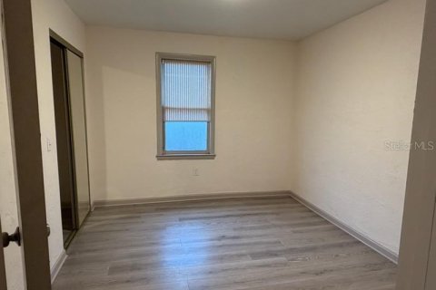 House in Saint Petersburg, Florida 2 bedrooms, 112.97 sq.m. № 2234339 - photo 3