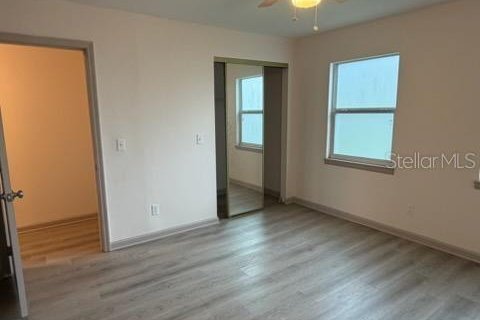 House in Saint Petersburg, Florida 2 bedrooms, 112.97 sq.m. № 2234339 - photo 4