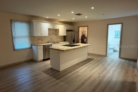 House in Saint Petersburg, Florida 2 bedrooms, 112.97 sq.m. № 2234339 - photo 6