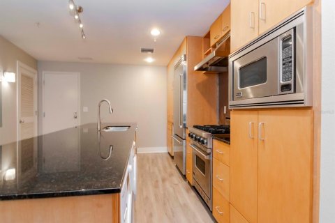 Condo in Tampa, Florida, 1 bedroom  № 1549683 - photo 5