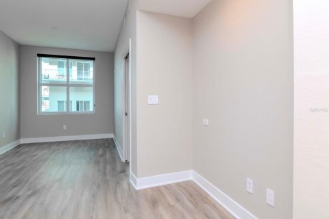 Condo in Tampa, Florida, 1 bedroom  № 1549683 - photo 12