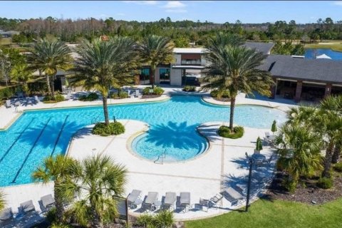 House in Clermont, Florida 1 bedroom, 11.83 sq.m. № 1905235 - photo 1