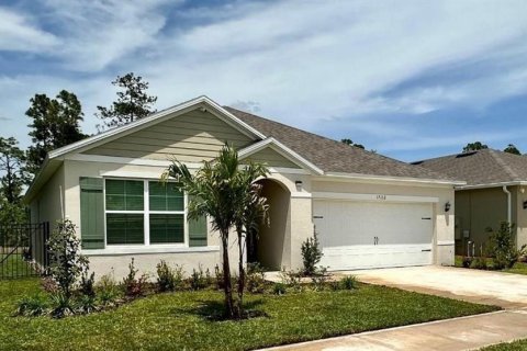 House in Clermont, Florida 1 bedroom, 11.83 sq.m. № 1905235 - photo 2