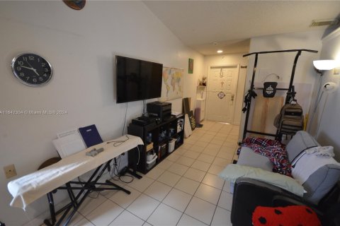 Touwnhouse à vendre à Miami, Floride: 1 chambre, 65.96 m2 № 1698290 - photo 8