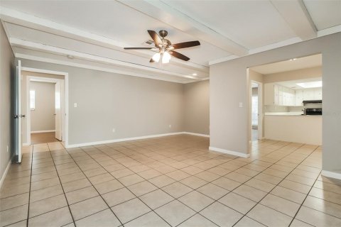 House in Lakeland, Florida 4 bedrooms, 219.25 sq.m. № 2349313 - photo 7