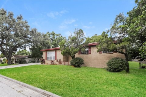 House in Lakeland, Florida 4 bedrooms, 219.25 sq.m. № 2349313 - photo 3