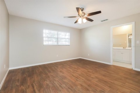 House in Lakeland, Florida 4 bedrooms, 219.25 sq.m. № 2349313 - photo 13