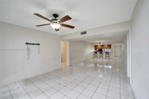 Condominio en alquiler en Davie, Florida, 2 dormitorios, 128.67 m2 № 1922589 - foto 30