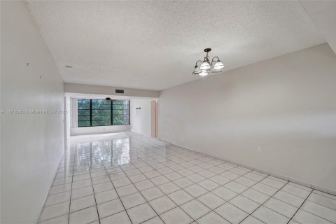 Condominio en alquiler en Davie, Florida, 2 dormitorios, 128.67 m2 № 1922589 - foto 22