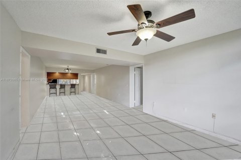 Condominio en alquiler en Davie, Florida, 2 dormitorios, 128.67 m2 № 1922589 - foto 28