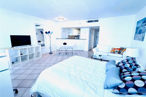 Купить кондоминиум в Майами-Бич, Флорида 51.1м2, № 1984404 - фото 11