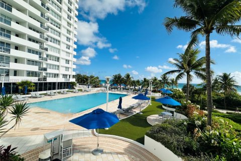 Купить кондоминиум в Майами-Бич, Флорида 51.1м2, № 1984404 - фото 26