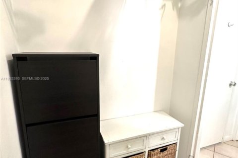 Купить кондоминиум в Майами-Бич, Флорида 51.1м2, № 1984404 - фото 16