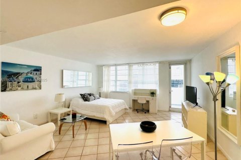 Купить кондоминиум в Майами-Бич, Флорида 51.1м2, № 1984404 - фото 9