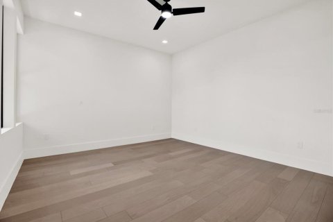 House in Tampa, Florida 4 bedrooms, 344.48 sq.m. № 1749545 - photo 10