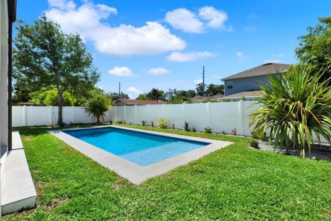 House in Tampa, Florida 4 bedrooms, 344.48 sq.m. № 1749545 - photo 24