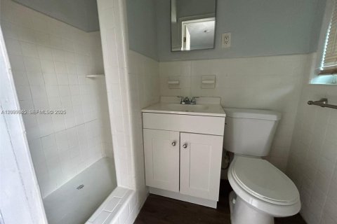 Villa ou maison à louer à Hollywood, Floride: 18.58 m2 № 2397527 - photo 3