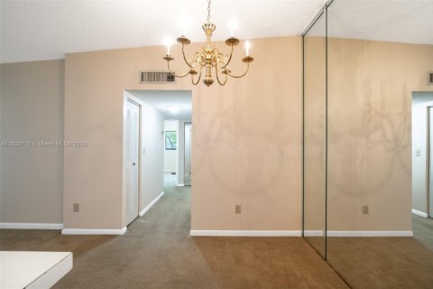 Copropriété à louer à Tamarac, Floride: 2 chambres, 76.83 m2 № 1934138 - photo 8