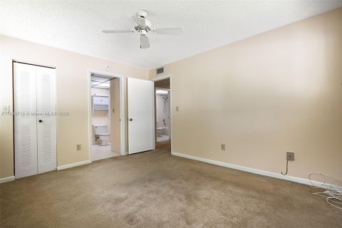 Copropriété à louer à Tamarac, Floride: 2 chambres, 76.83 m2 № 1934138 - photo 11