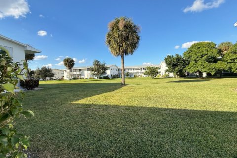 Снять в аренду кондоминиум в Уэст-Палм-Бич, Флорида 1 спальня, 65.22м2, № 1969829 - фото 15