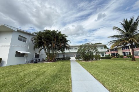 Снять в аренду кондоминиум в Уэст-Палм-Бич, Флорида 1 спальня, 65.22м2, № 1969829 - фото 17