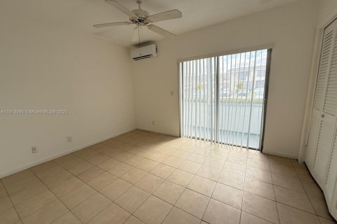 Снять в аренду кондоминиум в Уэст-Палм-Бич, Флорида 1 спальня, 65.22м2, № 1969829 - фото 11