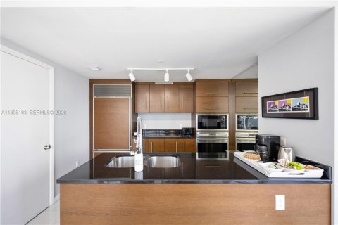 Copropriété à vendre à Miami, Floride: 2 chambres, 119.47 m2 № 2024888 - photo 6