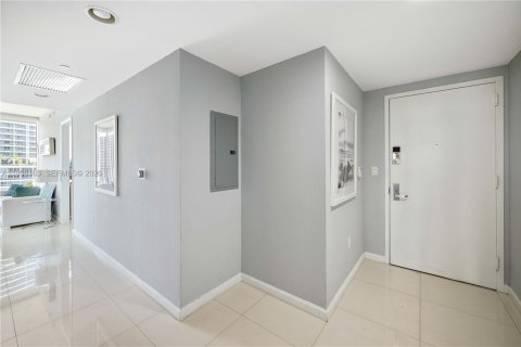 Copropriété à vendre à Miami, Floride: 2 chambres, 119.47 m2 № 2024888 - photo 16