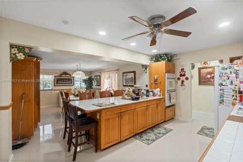 House in Homestead, Florida 4 bedrooms, 234.3 sq.m. № 1859096 - photo 10