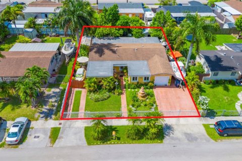 House in Homestead, Florida 4 bedrooms, 234.3 sq.m. № 1859096 - photo 2