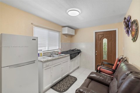 House in Homestead, Florida 4 bedrooms, 234.3 sq.m. № 1859096 - photo 21
