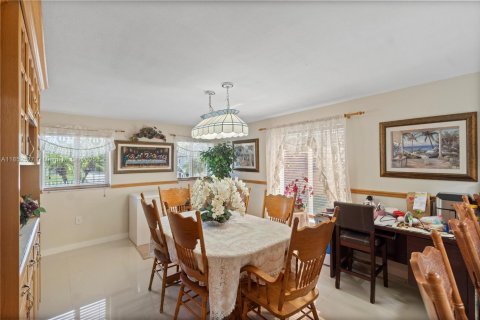House in Homestead, Florida 4 bedrooms, 234.3 sq.m. № 1859096 - photo 11