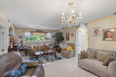 House in Homestead, Florida 4 bedrooms, 234.3 sq.m. № 1859096 - photo 16