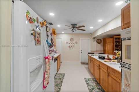 House in Homestead, Florida 4 bedrooms, 234.3 sq.m. № 1859096 - photo 8
