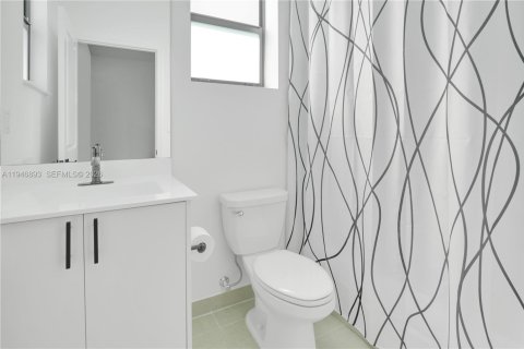 Townhouse in Homestead, Florida 3 bedrooms, 123.37 sq.m. № 2003072 - photo 14