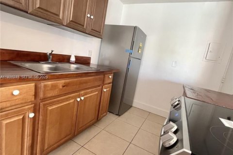 Condominio en venta en Miami, Florida, 2 dormitorios, 70.88 m2 № 2076975 - foto 6