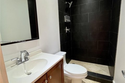 Condominio en venta en Miami, Florida, 2 dormitorios, 70.88 m2 № 2076975 - foto 8