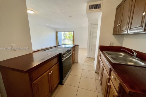 Condominio en venta en Miami, Florida, 2 dormitorios, 70.88 m2 № 2076975 - foto 3