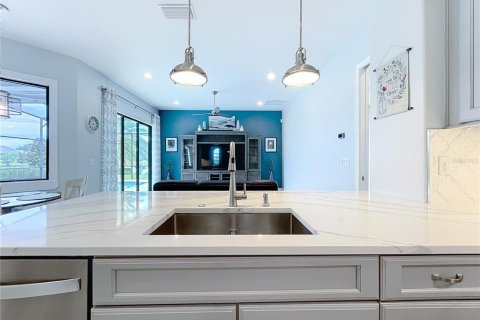 Casa en venta en Mount Dora, Florida, 4 dormitorios, 225.1 m2 № 1899840 - foto 13