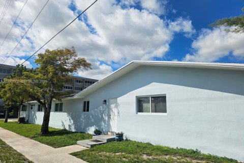 Appartement à louer à Hallandale Beach, Floride: 3 chambres, 270.16 m2 № 1997199 - photo 3