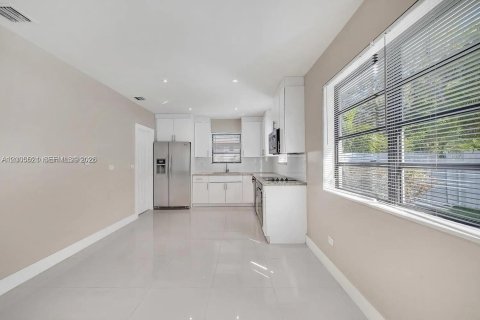 Villa ou maison à vendre à Biscayne Park, Floride: 3 chambres № 2068266 - photo 22