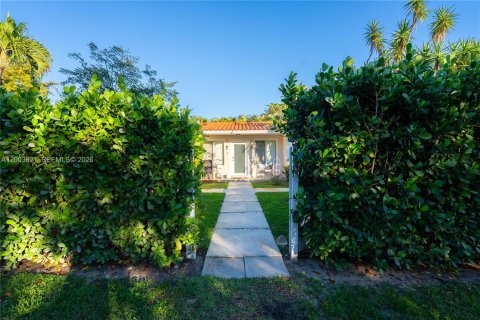 Villa ou maison à vendre à Biscayne Park, Floride: 3 chambres № 2068266 - photo 9