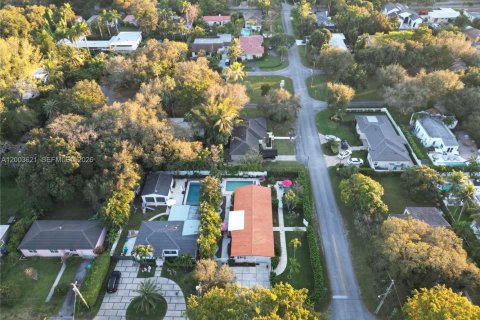 Villa ou maison à vendre à Biscayne Park, Floride: 3 chambres № 2068266 - photo 4