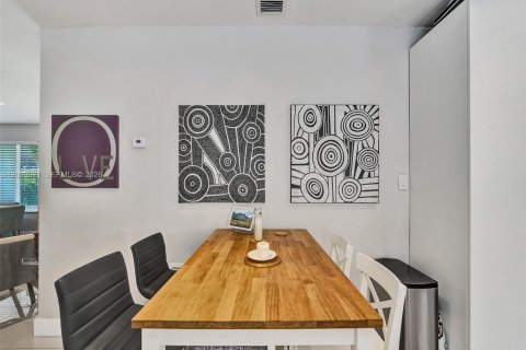 Villa ou maison à vendre à Biscayne Park, Floride: 3 chambres № 2068266 - photo 19