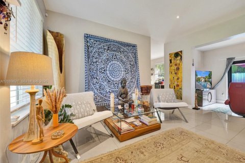 Villa ou maison à vendre à Biscayne Park, Floride: 3 chambres № 2068266 - photo 12