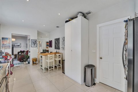 Villa ou maison à vendre à Biscayne Park, Floride: 3 chambres № 2068266 - photo 27