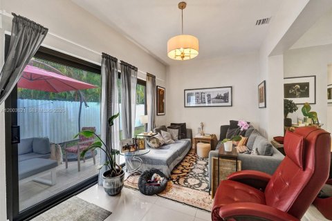 Villa ou maison à vendre à Biscayne Park, Floride: 3 chambres № 2068266 - photo 29