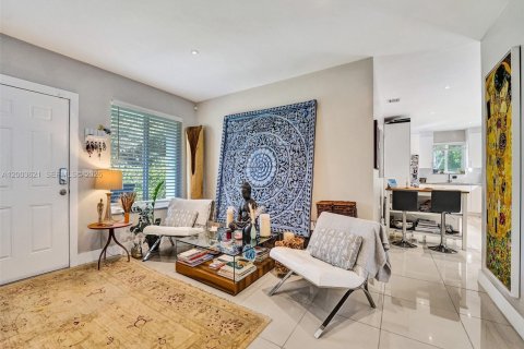 Villa ou maison à vendre à Biscayne Park, Floride: 3 chambres № 2068266 - photo 14