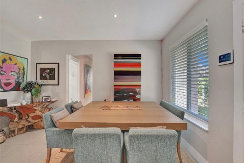 Villa ou maison à vendre à Biscayne Park, Floride: 3 chambres № 2068266 - photo 16