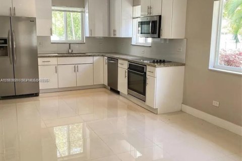 Villa ou maison à vendre à Biscayne Park, Floride: 3 chambres № 2068266 - photo 26